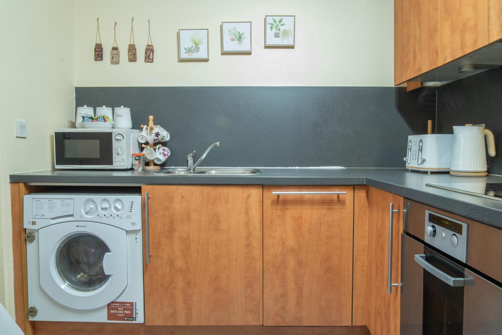Stay In Our Stylish Flat! & Secure Building & Sleeps Up To 4 Birmingham Exterior photo